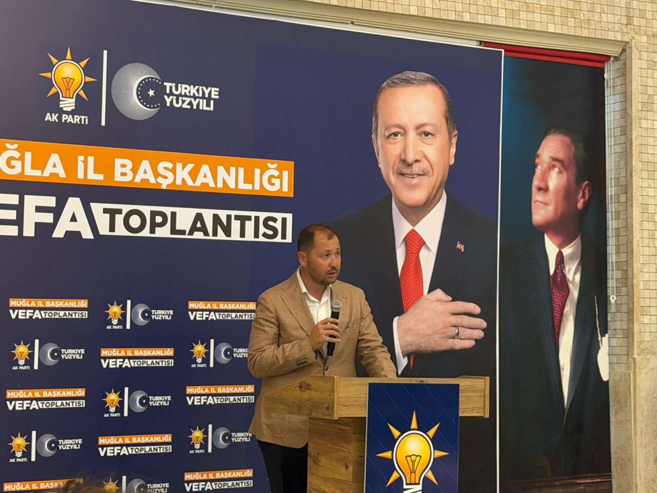 AK Parti Muğla’da Vefa Buluşması: “Geçmişine Sahip Çıkan Teşkilatlar Geleceğe Emin Adımlarla Yürür” 1